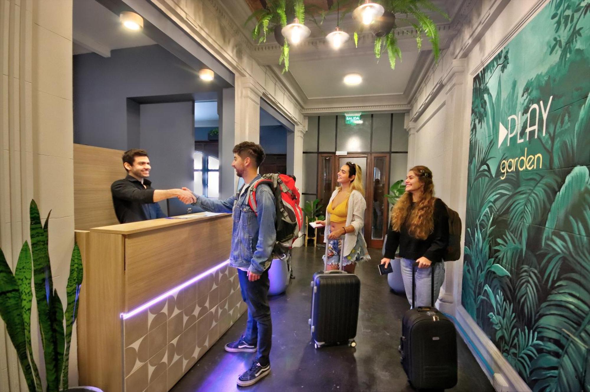 Play Hostel Garden Buenos Aires Luaran gambar